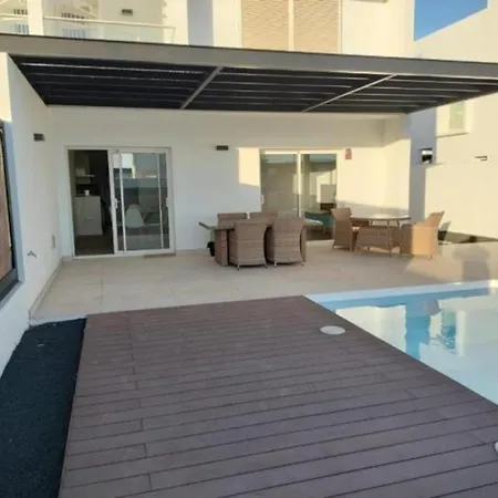 Frente Al Mar En Con Piscina Y Aparcamiento - Es-175-43 别墅
