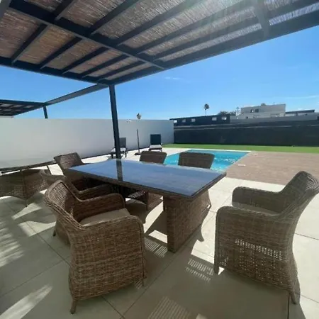Frente Al Mar En Con Piscina Y Aparcamiento - Es-175-43 * 普拉亚布兰卡
